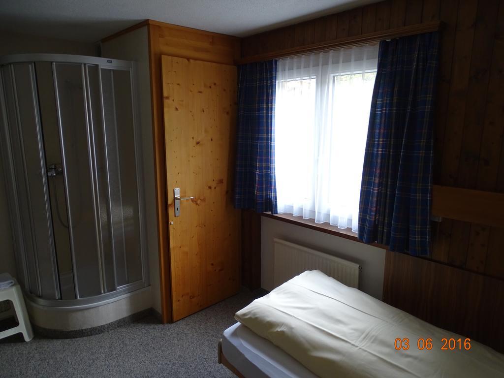 Hotel Old-Jnn Saas im Prattigau Pokój zdjęcie